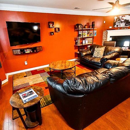 Amazing Large 3 Bed House With King Bed Less Than 10 Miles To Dtwn アトランタ エクステリア 写真