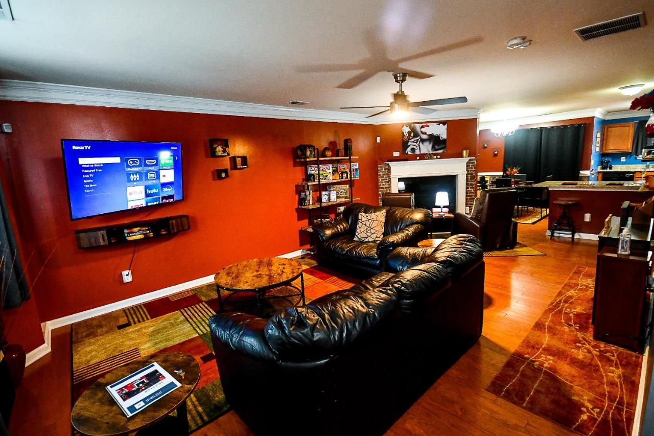 Amazing Large 3 Bed House With King Bed Less Than 10 Miles To Dtwn アトランタ エクステリア 写真