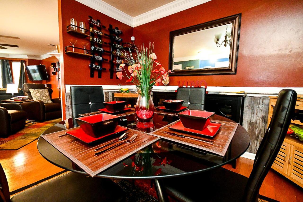 Amazing Large 3 Bed House With King Bed Less Than 10 Miles To Dtwn アトランタ エクステリア 写真