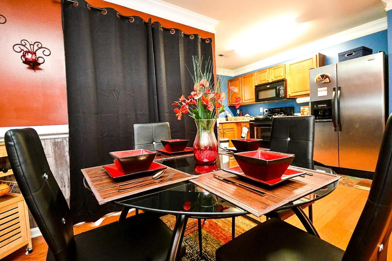 Amazing Large 3 Bed House With King Bed Less Than 10 Miles To Dtwn アトランタ エクステリア 写真