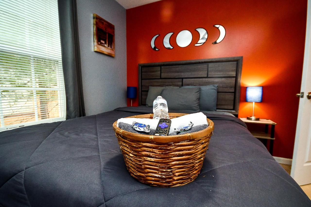Amazing Large 3 Bed House With King Bed Less Than 10 Miles To Dtwn アトランタ エクステリア 写真