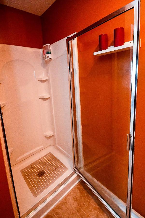 Amazing Large 3 Bed House With King Bed Less Than 10 Miles To Dtwn アトランタ エクステリア 写真