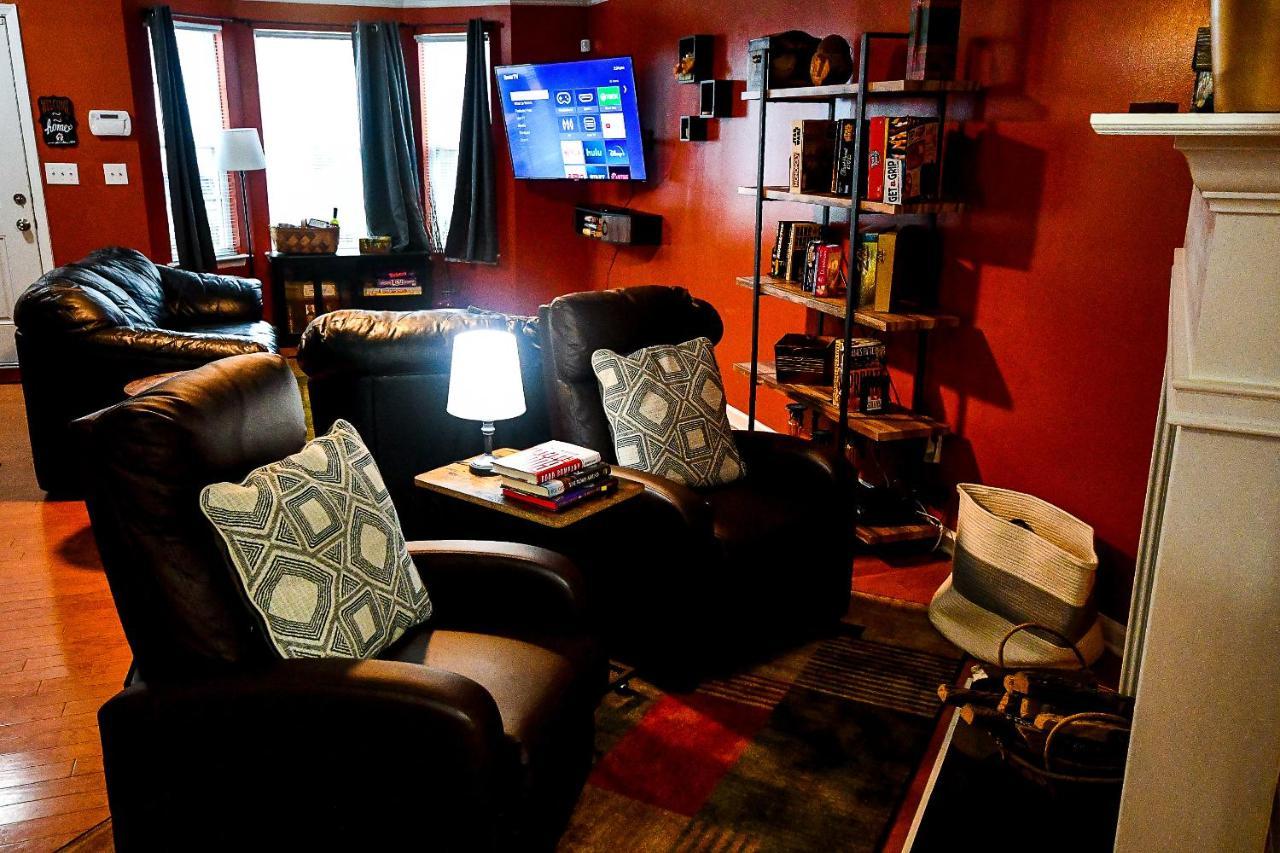 Amazing Large 3 Bed House With King Bed Less Than 10 Miles To Dtwn アトランタ エクステリア 写真