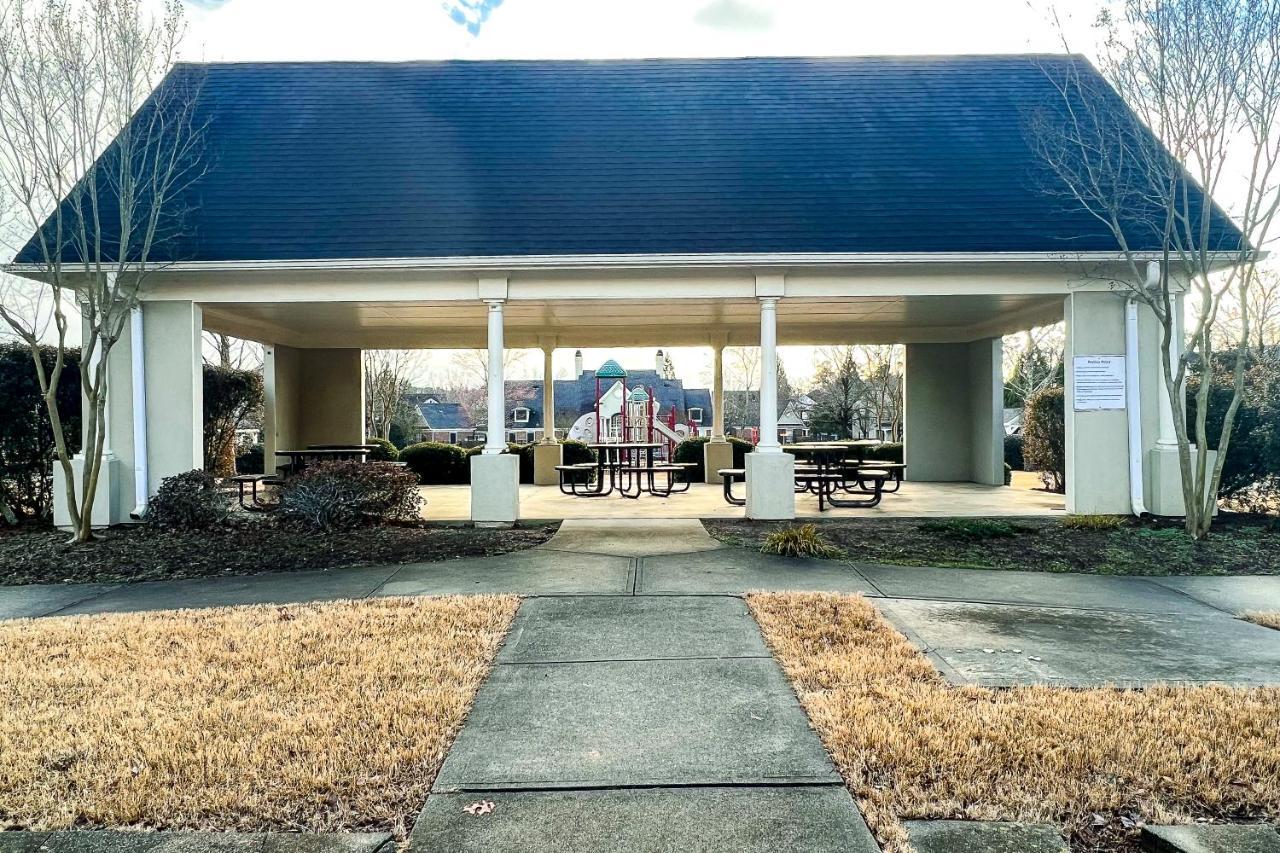 Amazing Large 3 Bed House With King Bed Less Than 10 Miles To Dtwn アトランタ エクステリア 写真